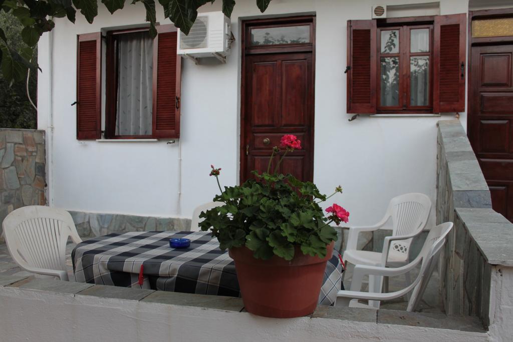Ballas Apartments Agia Efimia Zimmer foto