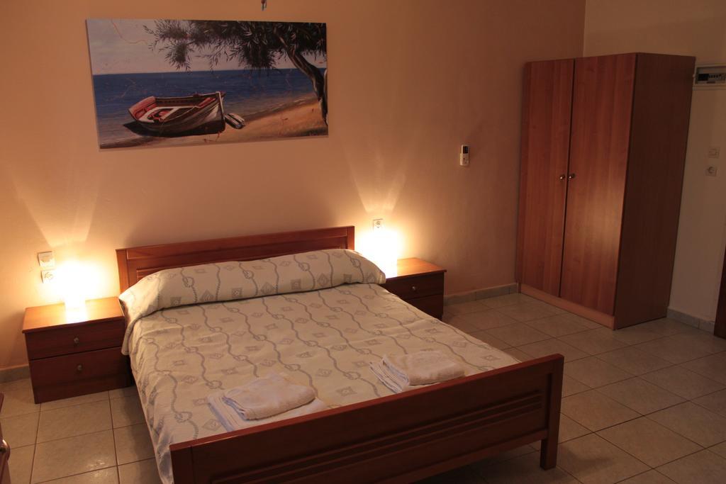 Ballas Apartments Agia Efimia Zimmer foto