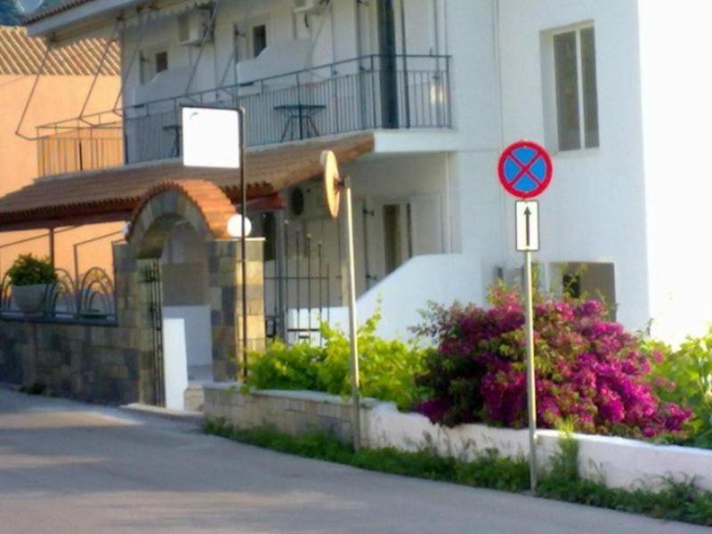 Ballas Apartments Agia Efimia Exterior foto
