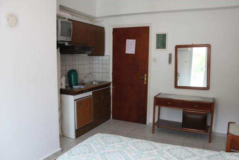 Ballas Apartments Agia Efimia Zimmer foto