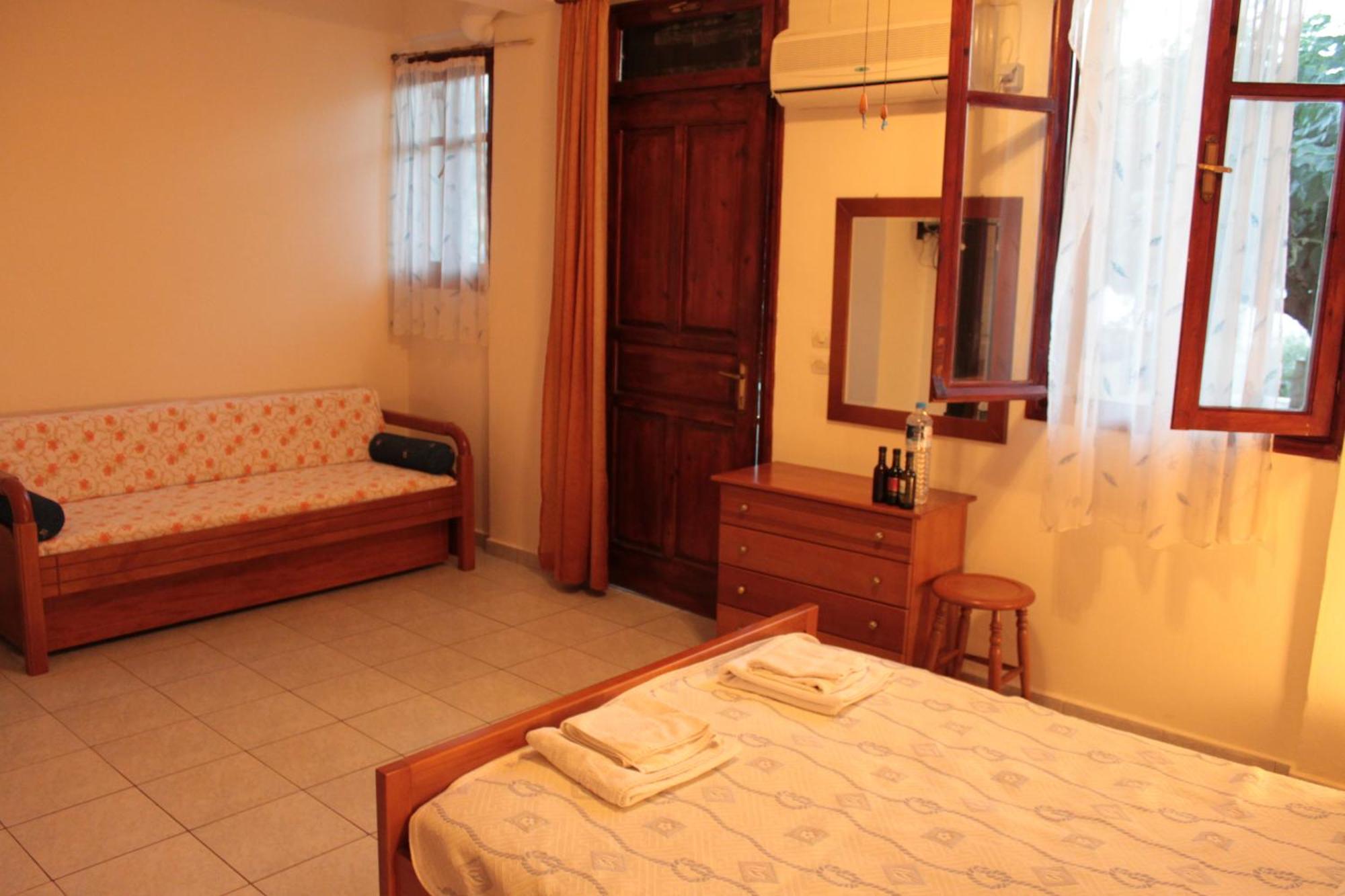 Ballas Apartments Agia Efimia Zimmer foto