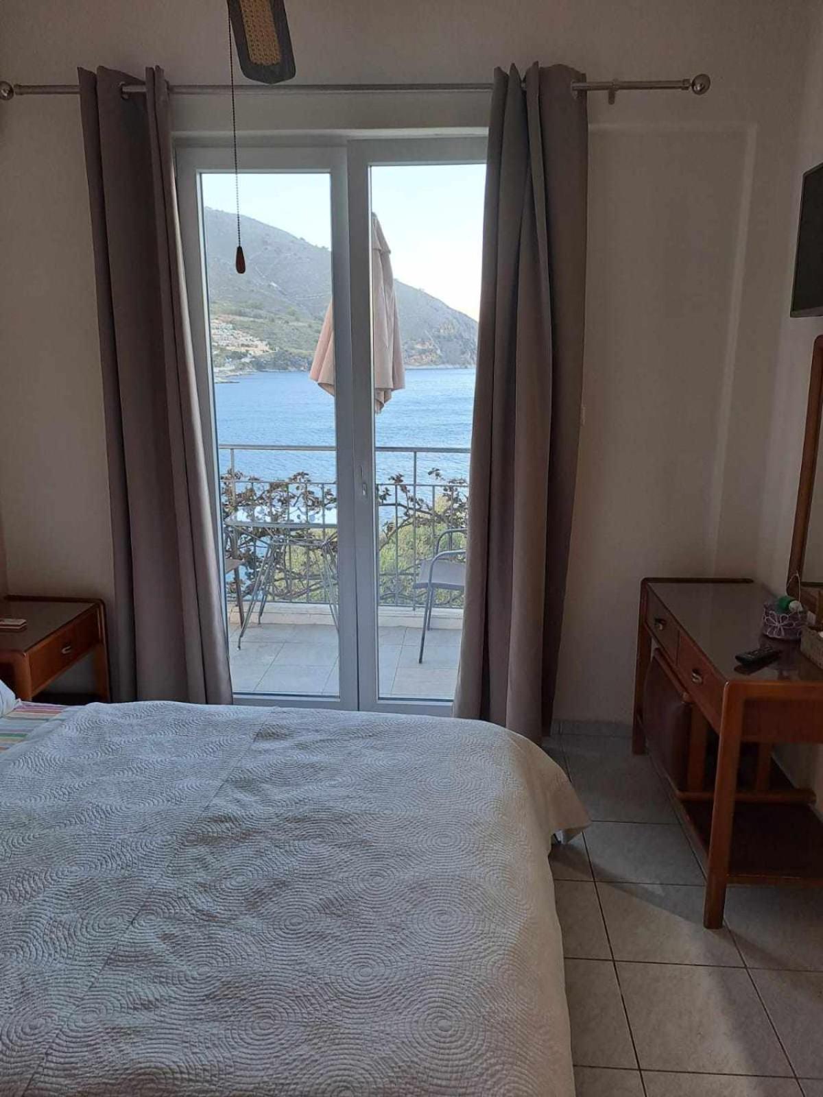 Ballas Apartments Agia Efimia Exterior foto