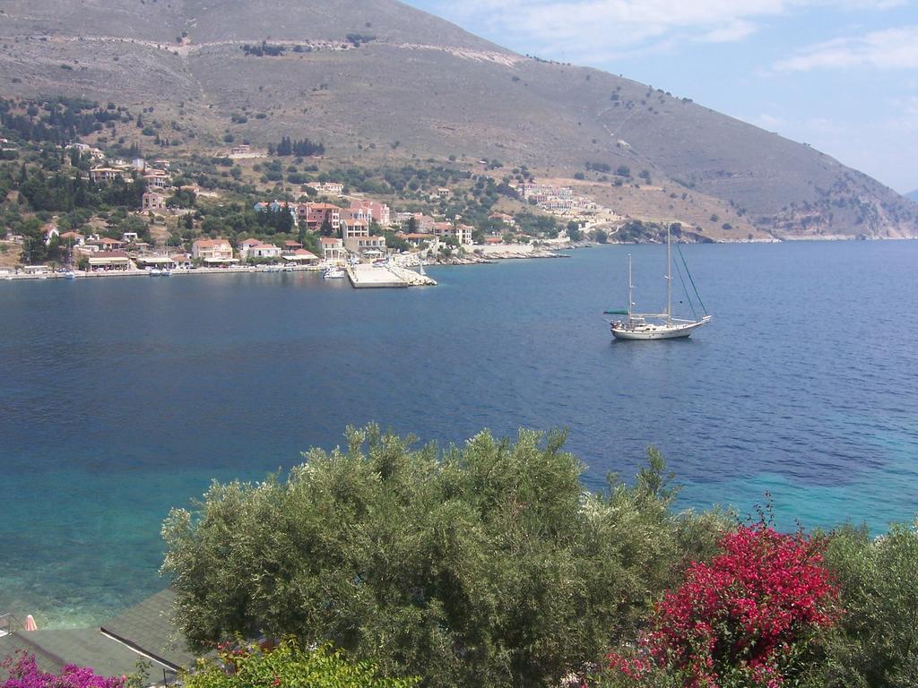Ballas Apartments Agia Efimia Zimmer foto